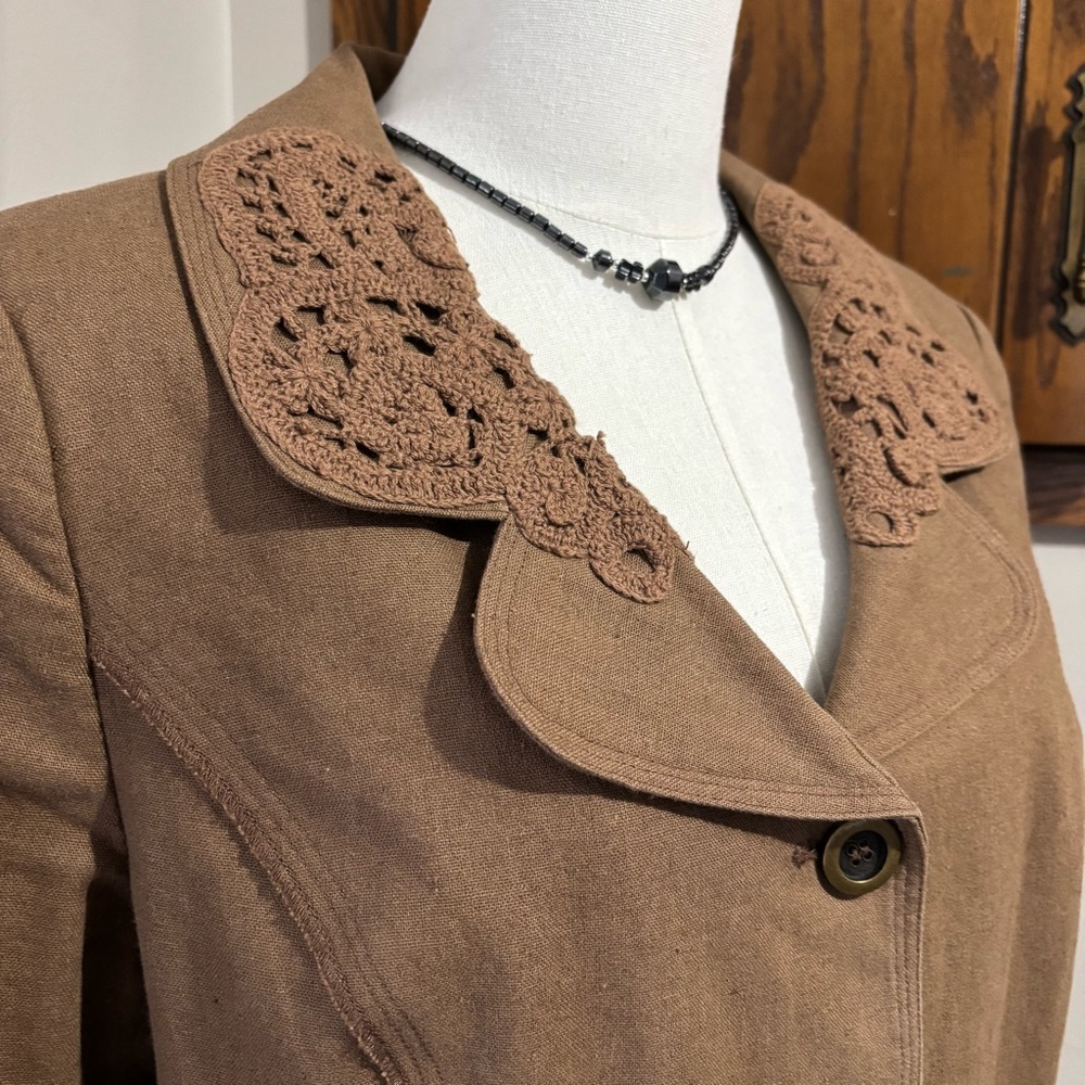 Field Manor Cropped Linen Blazer Suit Jacket Size Large Crochet Lace Trim Button - Picture 2 of 9